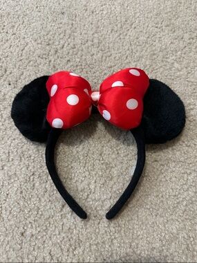 Disney Parks Black Classic Minnie Mouse Ear Headband with Red Polka Dot Bow